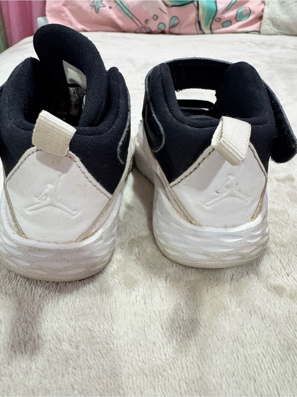 Jordan Kids White and Black Retro Sneaker - Youth